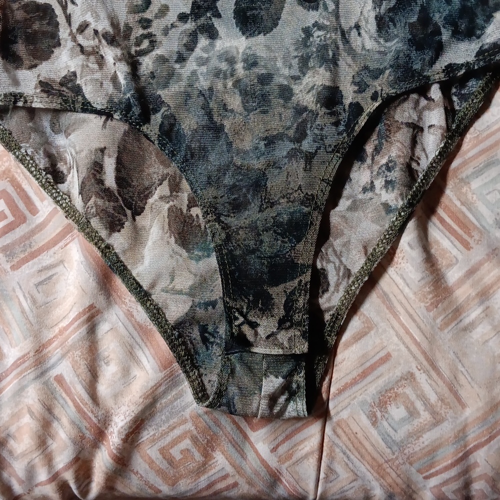 Clothes - Picture 2 of 2